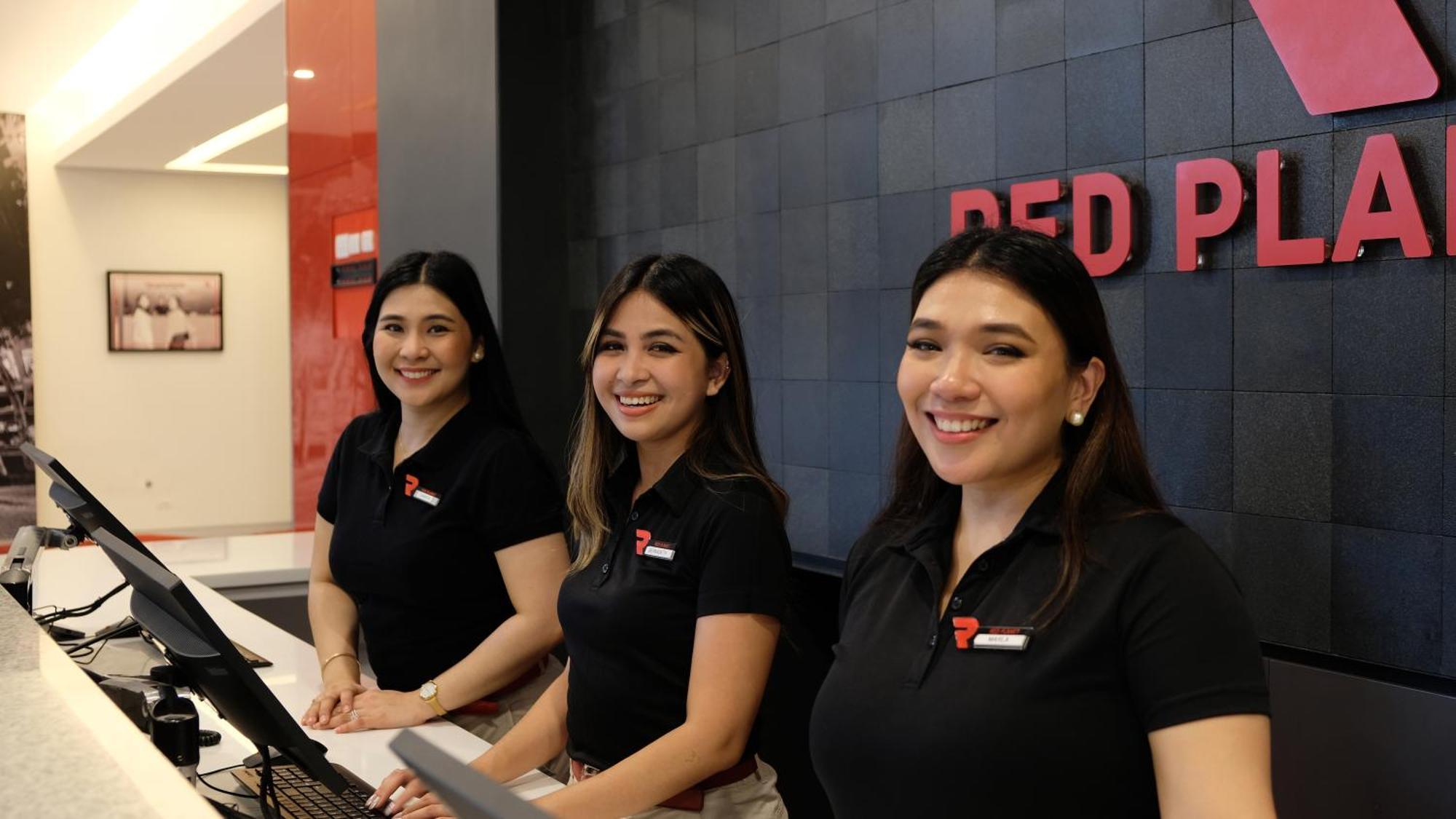 Red Planet Bgc The Fort Taguig Exterior foto